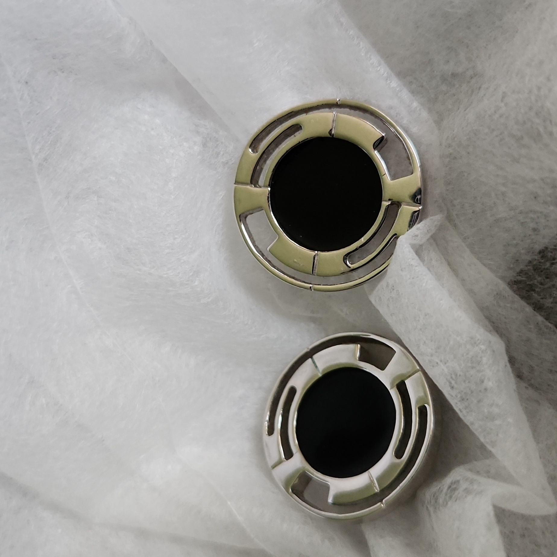 St John Vintage Black And Silver Clip On Earrings 37$
